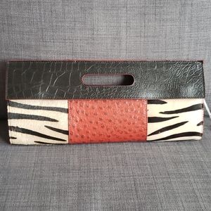 AMAZING ITALIAN LEATHER CLUTCH !!